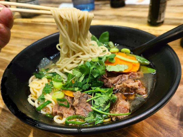 Oh my Noodle : les soupes de nouilles chinoises maison à 2 pas des Champs-Elysées