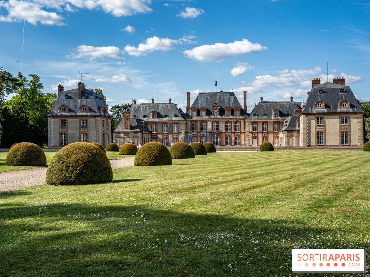 Le Château de Breteuil, ses jardins remarquables et contes de Perrault
