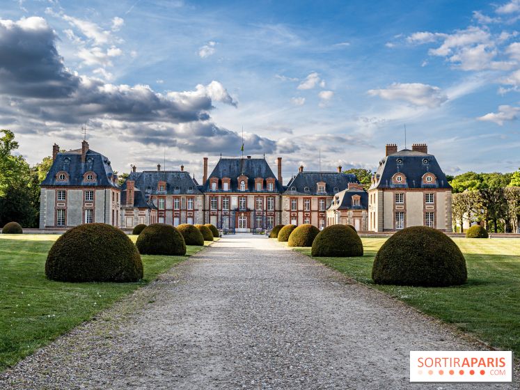 Le Château de Breteuil, ses jardins remarquables et contes de Perrault 