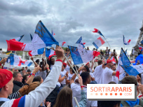 Athlètes et flambeau de Paris 2024