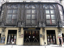 André Dussollier : les dernières dates de son spectacle Sens dessus dessous 