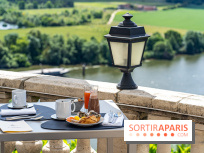 Le Brunch à volonté du belvédère au Domaine de la Corniche dans les Yvelines - photos -  table en terrasse avec vue