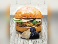 Mamie burger lance son burger du chef avec Tomy Gousset