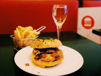 Burger et Champagne au PDG