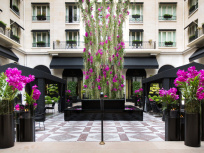 Nouvelle Cour de Marbre au Four Seasons Hotel George V
