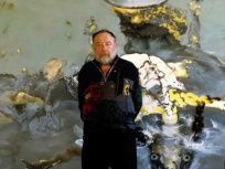 Dans l'atelier, l'artiste photographié au Petit Palais