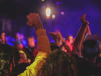 Une rave-party illégale dans la Creuse réunit des centaines de personnes 