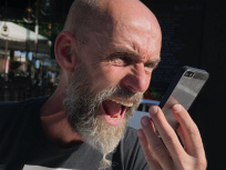 Besoin de crier votre colère au monde ? Voici un site internet et un numéro pour l'enregistrer