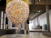 Origami for live, une forêt géante pour le Samu Social de Paris au Palais de Tokyo