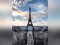 JR transforme Paris et la Tour Eiffel avec une anamorphose à Trocadéro