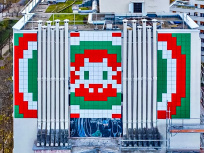 Paris : Invader dévoile une immense œuvre surplombant la place d’Italie