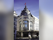 Un grand Vide-Dressing de grandes marques au BHV Marais 