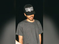 SNTWN présente White Material au Batofar 