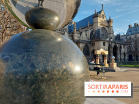 Paris : quel est ce portail monumental installé sur la place du Louvre ?