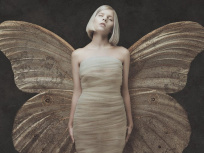 Aurora en concert au Badaboum de Paris