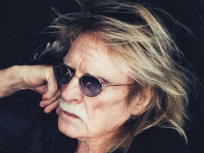 Christophe en concert au Théâtre de la Porte Saint-Martin à Paris en mai 2019