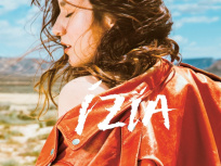 Izïa en rencontre et mini concert gratuit à la Fnac Forum des Halles