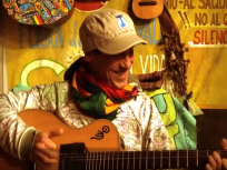 Confinement : Manu Chao en concert virtuel avec ses Coronarictus Smily Killer Sessions