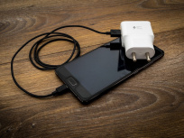 Union européenne : vers un chargeur de téléphone universel d’ici 2024