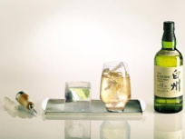 Rituel de dégustation à la japonaise au bar du Plaza Athénée 