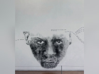 Performance de Nalini Malani au sein de son expo au Centre Pompidou