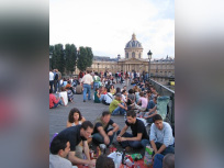 Pont des arts soirée pique nique