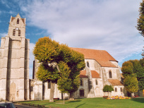 En Île-de-France, un clocher penché aux allures de tour de Pise 
