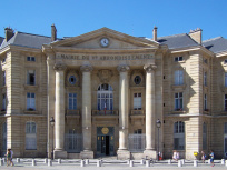 Les mairies les plus insolites d'Île-de-France : les architectures les plus originales 