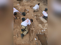 Visite d'un chantier de fouilles au cœur d'une nécropole pour les Journées de l'Archéologie