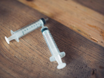 Agression à la seringue : les symptômes et signes qui doivent vous alerter