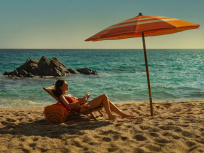 People We Meet on Vacation : la comédie romantique adaptée du best-seller arrive sur Netflix