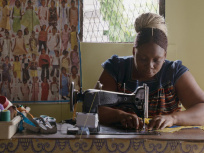 MAMBAR PIERRETTE de Rosine Mbakam : La lutte d'une mère couturière sous la pluie de Douala