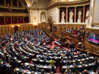 Coronavirus : le Sénat adopte une mesure pour la réouverture des bars et des discothèques