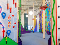Hapik installe une gigantesque salle d'escalade au Westfield Carré Sénart (77)