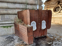 Paris : les "toilettes en bois" bientôt enlevées de la promenade urbaine boulevard de la Chapelle