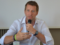 Présidentielle 2022 : Yannick Jadot officialise sa candidature à la primaire écologiste 