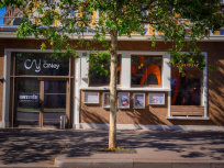 Le CiNey, un cinéma de quartier avec épicerie solidaire et restaurant dans le 18e arrondissement