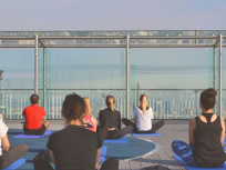 Des cours de yoga sur la terrasse de la tour Montparnasse