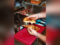 Homer Lobster et Taka & Vermo signent en édition limitée le grilled cheese le plus cheesy