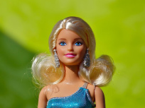 Insolite : Une Barbie à l’effigie de la co-créatrice du vaccin AstraZeneca