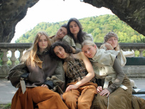 Les créations des étudiants de l'école de mode ESMOD à vendre dans un concept store à Paris