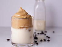 "Peach Fuzz", nommée couleur de l'année 2024 par Pantone