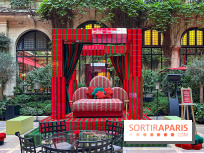 Plaza Athénée : une installation design XXL gratuite signée Uchronia exposée dans la cour du palace