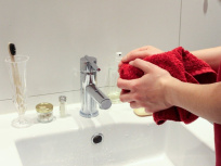 Peau sèche pendant le confinement : comment en prendre soin ?