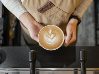 La Course des Cafés, la course emblématique des serveurs et serveuses de retour après 13 ans