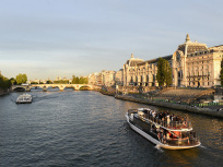 Les Vedettes de Paris, des croisières et un restaurant à quai pour profiter de la Seine !