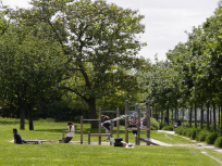 Découvrez le parc Pierre-Lagravère à Colombes (92), parfait pour passer un après-midi en plein air