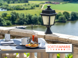 Le Brunch à volonté du belvédère au Domaine de la Corniche dans les Yvelines - photos -  table en terrasse avec vue