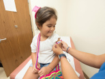 "Les enfants, oui, il faudra les vacciner", affirme Rémi Salomon (APHP)