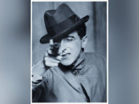 Berenice Abbott, Maison Européenne de la Photographie, Jean Cocteau avec un revolver, 1926 © Berenice Abbott / Commerce Graphics Ltd, Inc.